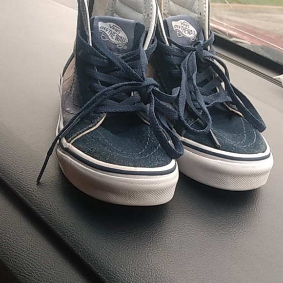 Kids - Picture 2 of 3